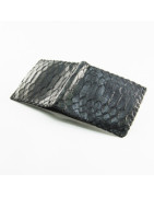 Leather's wallets ands savages skins from woman and man, exotics from luxury.